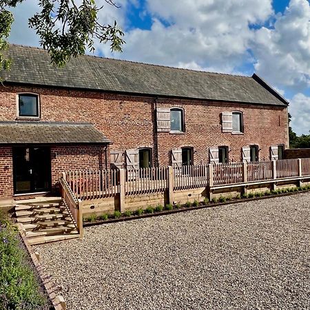 The Barn At Plas Ashpool Sleeps 8 Llandyrnog Екстериор снимка
