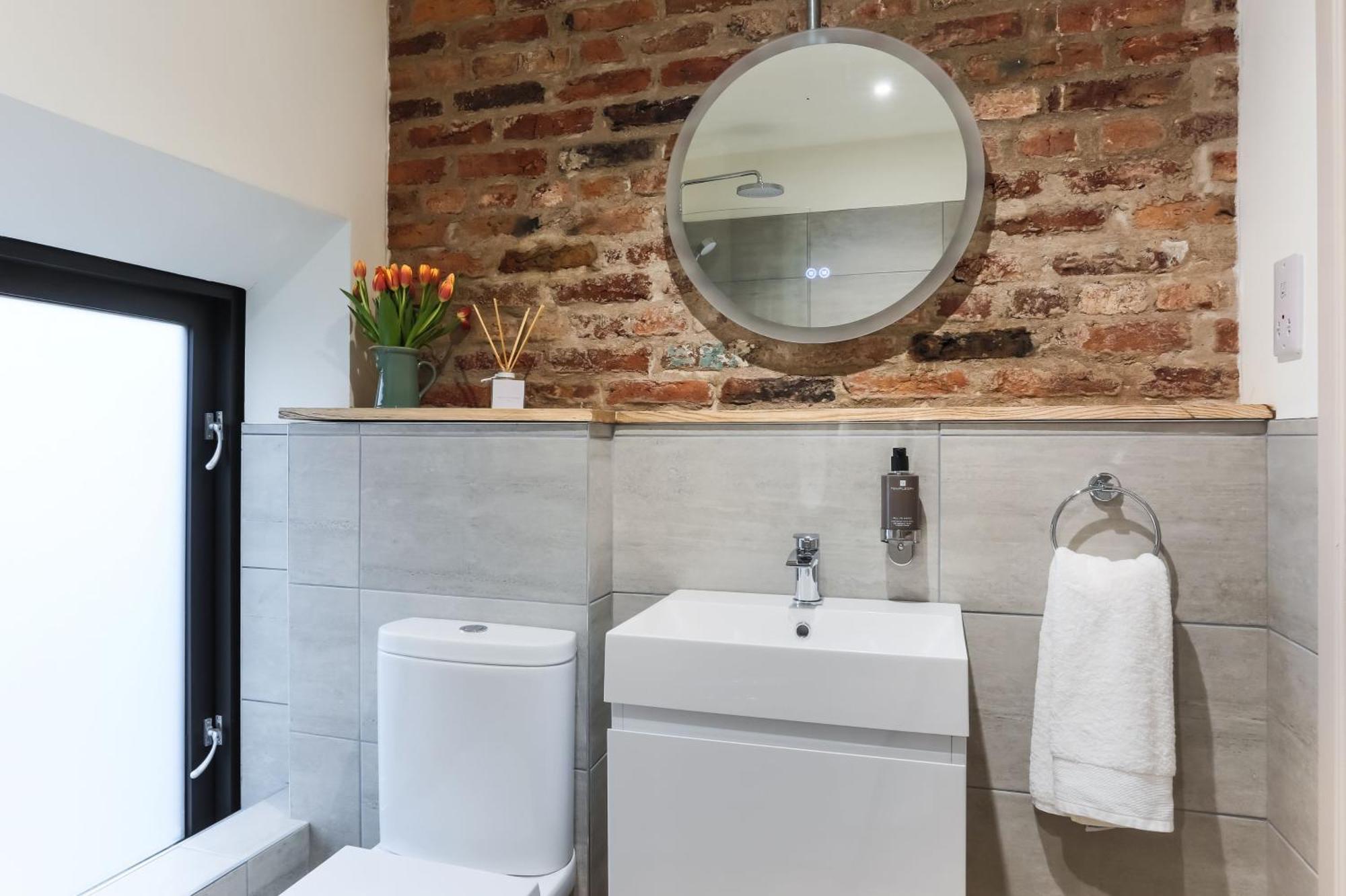 The Barn At Plas Ashpool Sleeps 8 Llandyrnog Екстериор снимка
