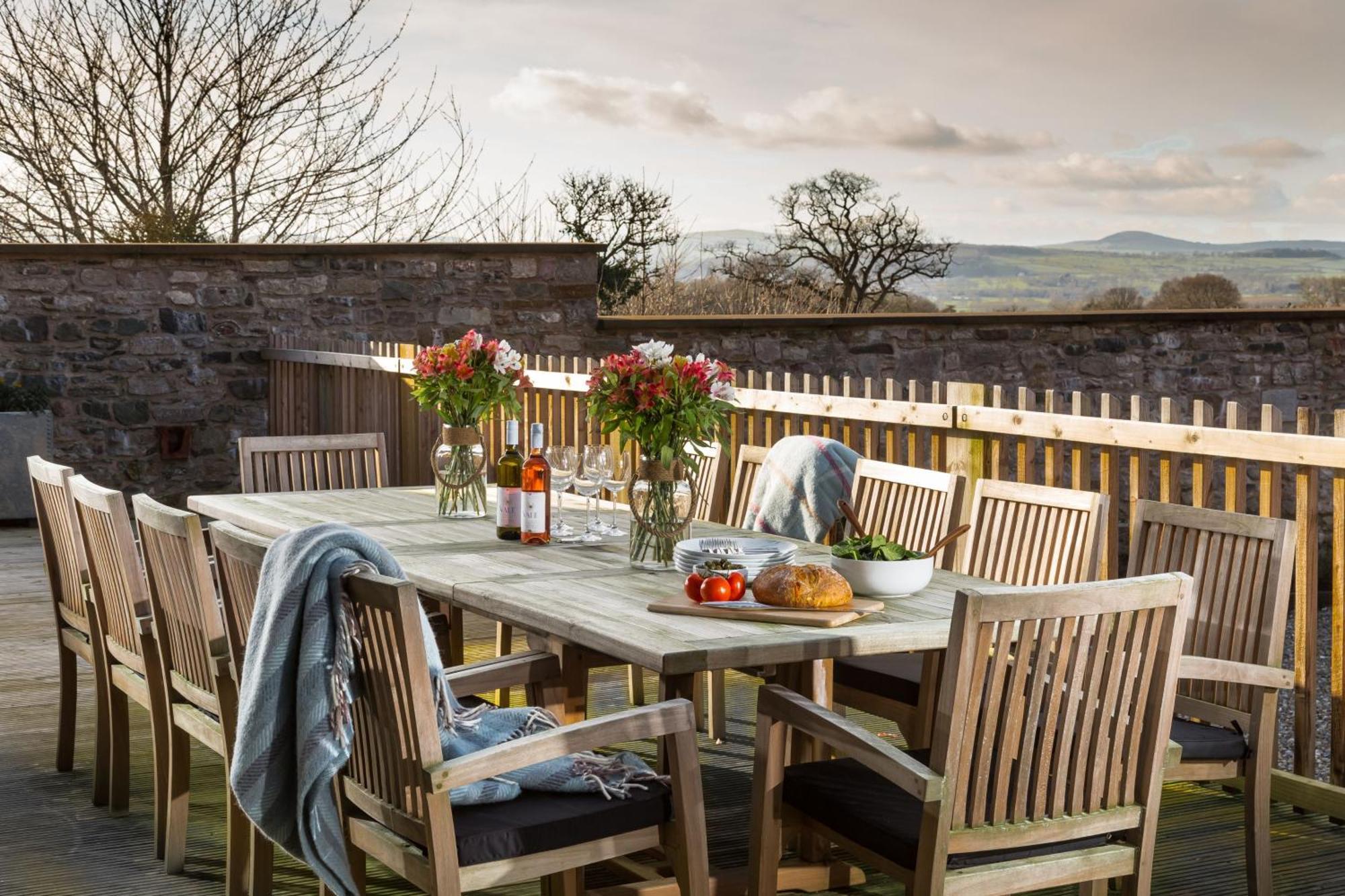 The Barn At Plas Ashpool Sleeps 8 Llandyrnog Екстериор снимка